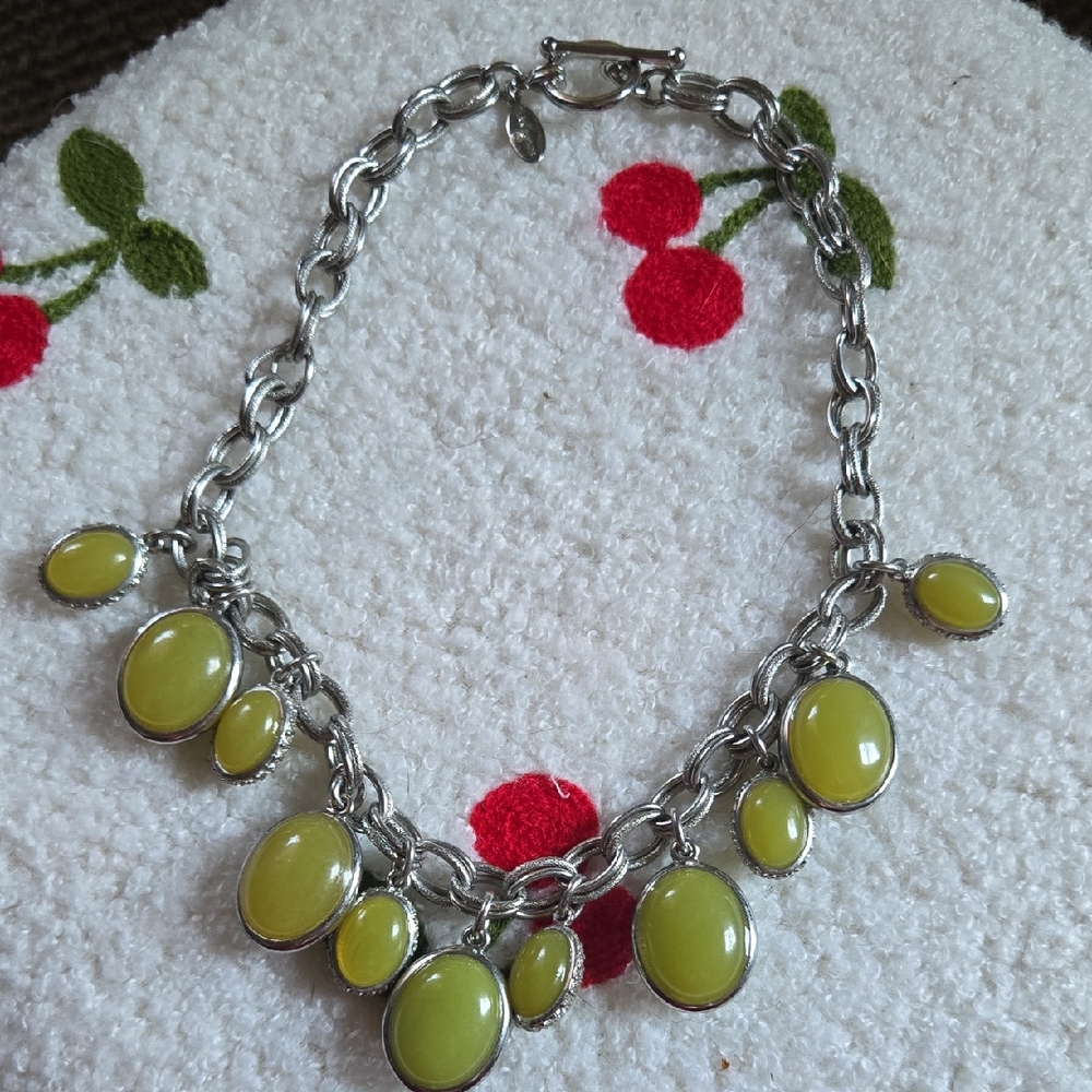 Vintage Ann Taylor Toggle Clasp Silver and Green Gem Pendant Necklace💫